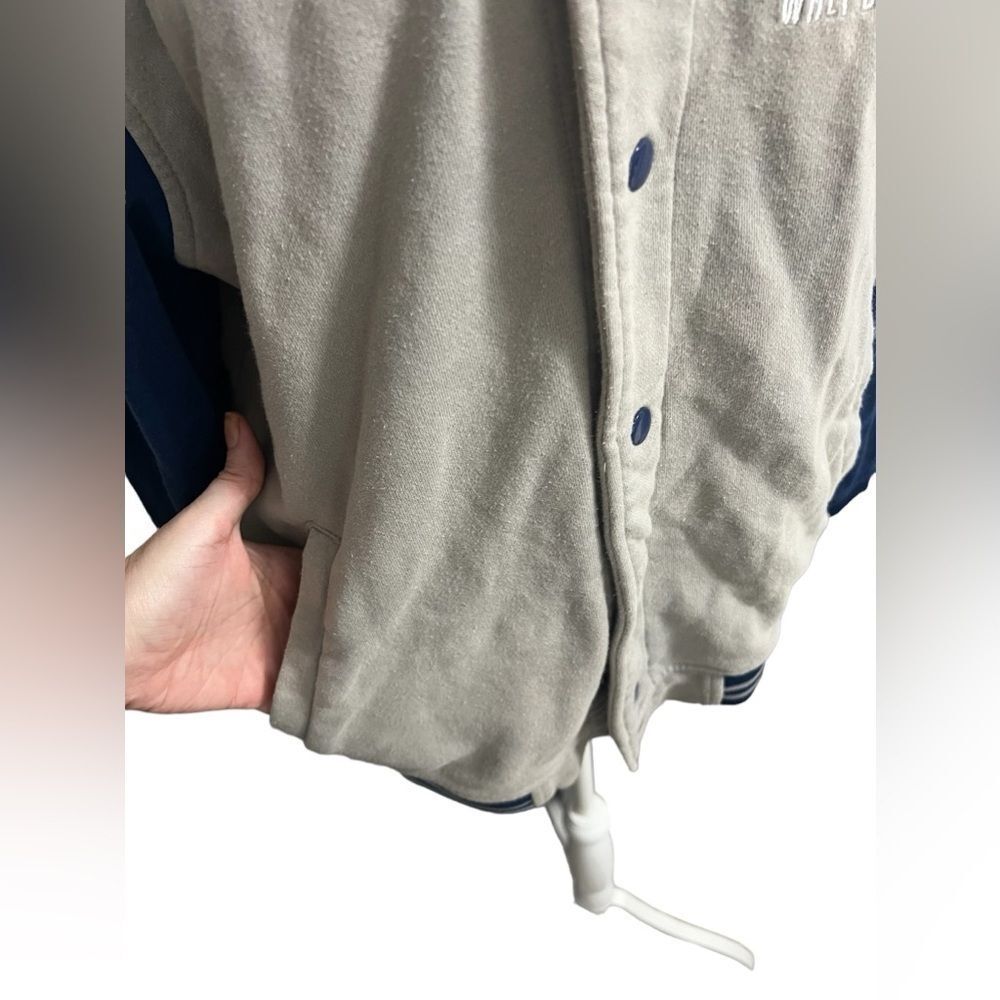 Walt Disney World Mickey Mouse 1971
Gray Button Down Bomber Jacket medium - Picture 9 of 11